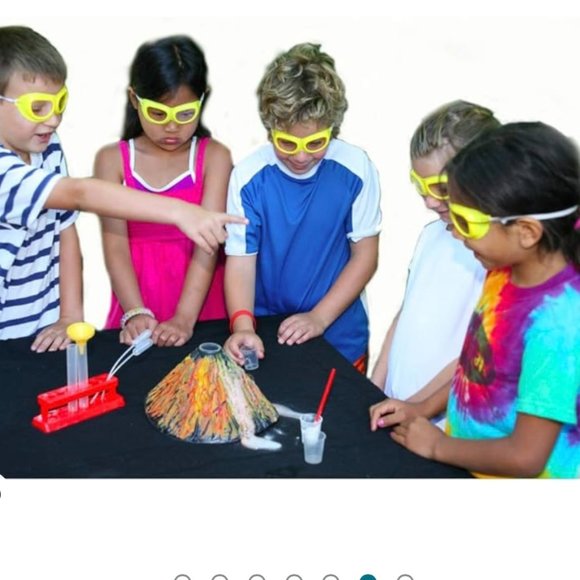 Volcanoes Science Kit: The Magic School Bus - Picture 3 of 5